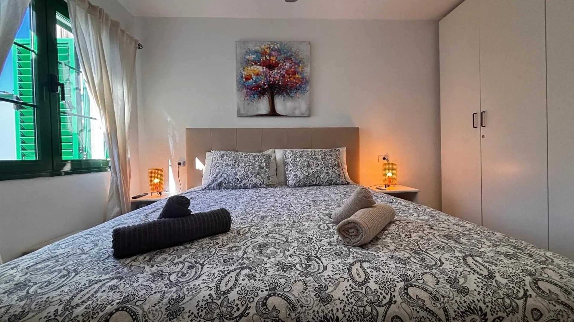 Dugari Home 칼레타데푸스테 0*,  스페인